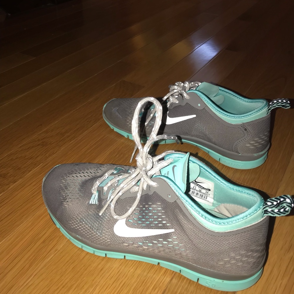 Nike - Women Running Shoe